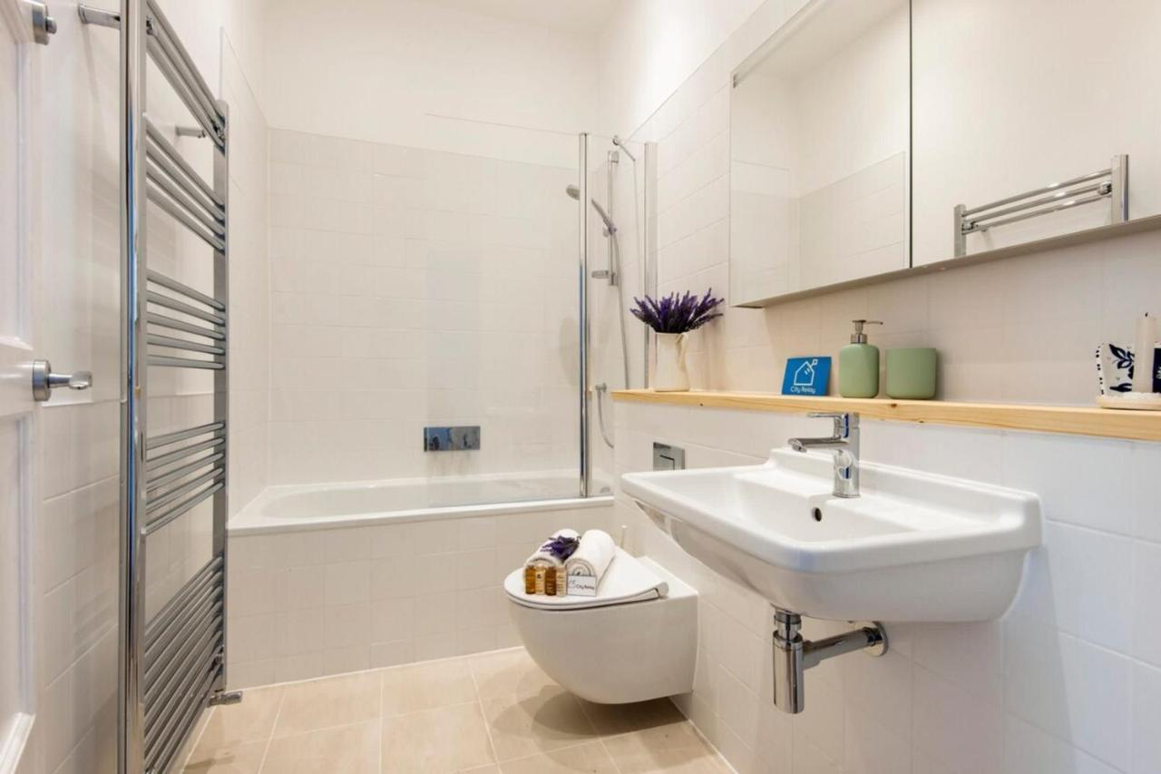 The Stunning Philbeach Garden Apartment London Bagian luar foto